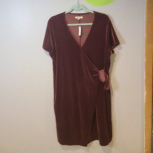 NWT Velvet Wrap Dress Size XL